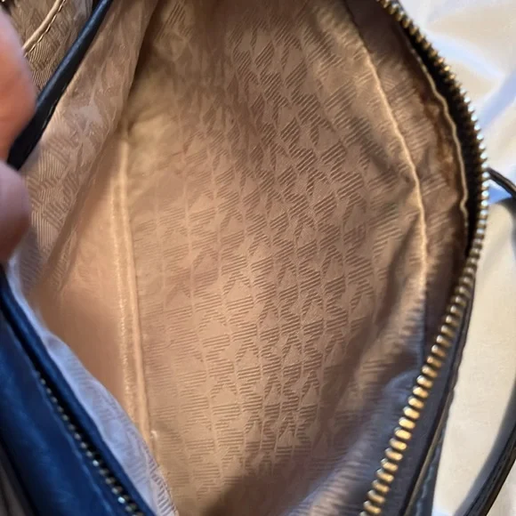👜 Michael Kors Navy crossbody - Picture 6 of 7